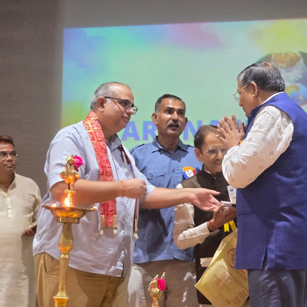 સાબરકાંઠાને સંસ્કારકાંઠા બનાવવા હિંમતનગરમાં સેમિનાર યોજાયો:‘સ્વસ્થ ભારત, સક્ષમ ભારત’ના ધ્યેય સાથે સંસ્કારમય યુવા પેઢી બનાવવાનો હેતુ, સાંસદ, ધારાસભ્ય સહિતના હાજર રહ્યા