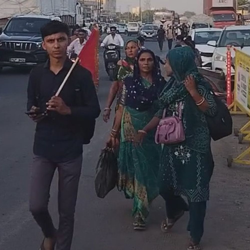 માતાનામઢ જતા પદયાત્રિકો માટે મિરઝાપર રોડ પર સેવા કેમ્પ શરૂ:‘માં આશાપુરા સેવા સંકલ્પ’ કેમ્પમાં મિલેટ ફૂડ, મેડિકલ સેવા અને રાત્રિ રોકાણની સુવિધા