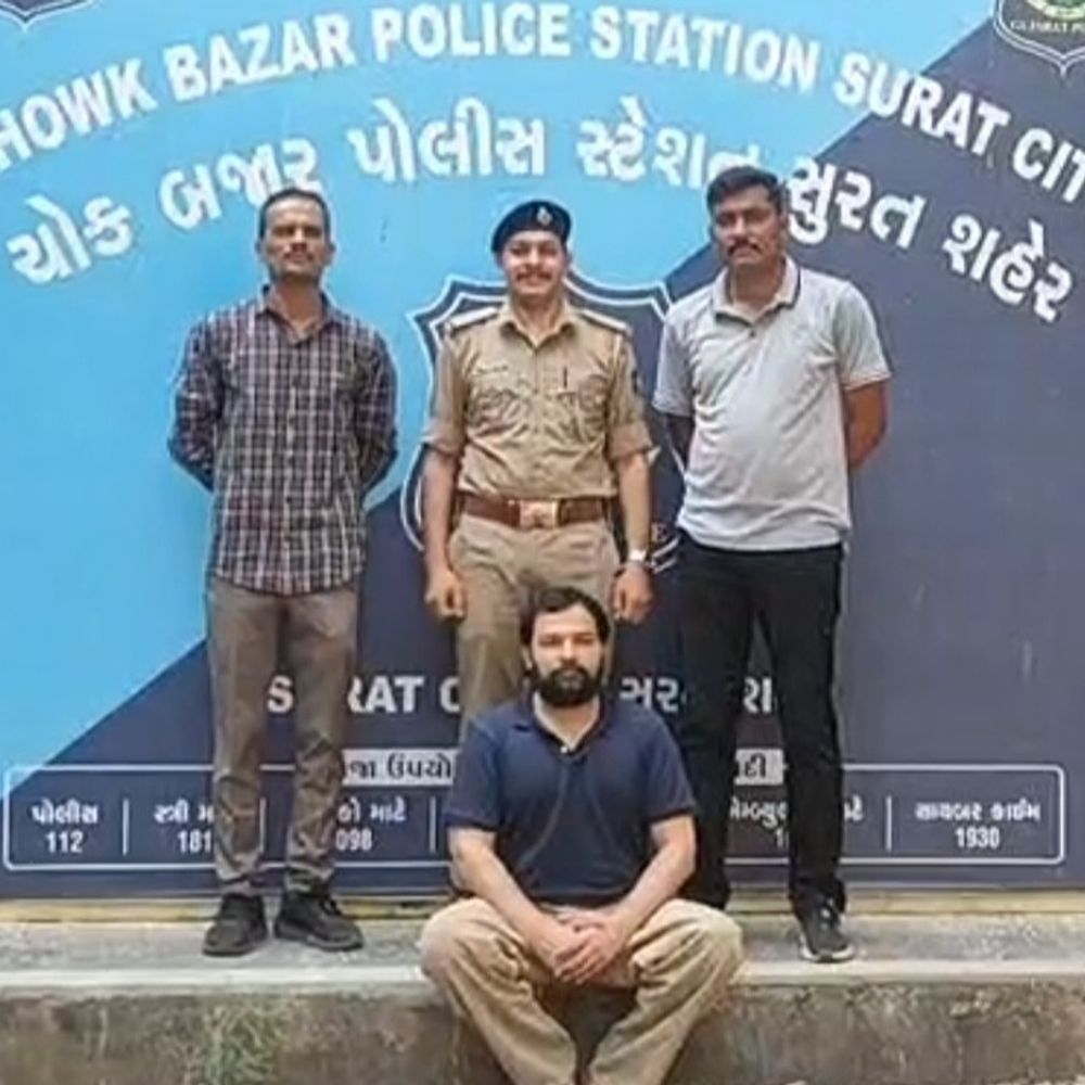 વકીલ રહીમે 'રોહન' બની મહિલા એડવોકેટને પ્રેમજાળમાં ફસાવી:સત્યનારાયણની કથામાં બેસી માંગ ભરીને દુષ્કર્મ આચર્યું, સિનિયરની દીકરી સાથે નિકાહ પણ કરી લીધા; સુરતમાં 'લવ જેહાદ'