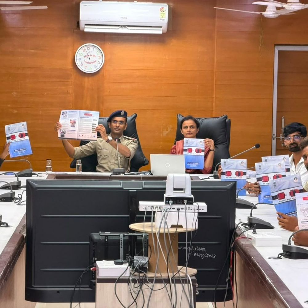 સરકારી વાહનચાલકોને માર્ગ સલામતીના પાઠ:ઈણાજ ખાતે સરકારી ડ્રાઇવરોને મોટર વ્હીકલ એક્ટ, પ્રોટોકોલ અને ટ્રાફિક નિયમોનું માર્ગદર્શન અપાયું