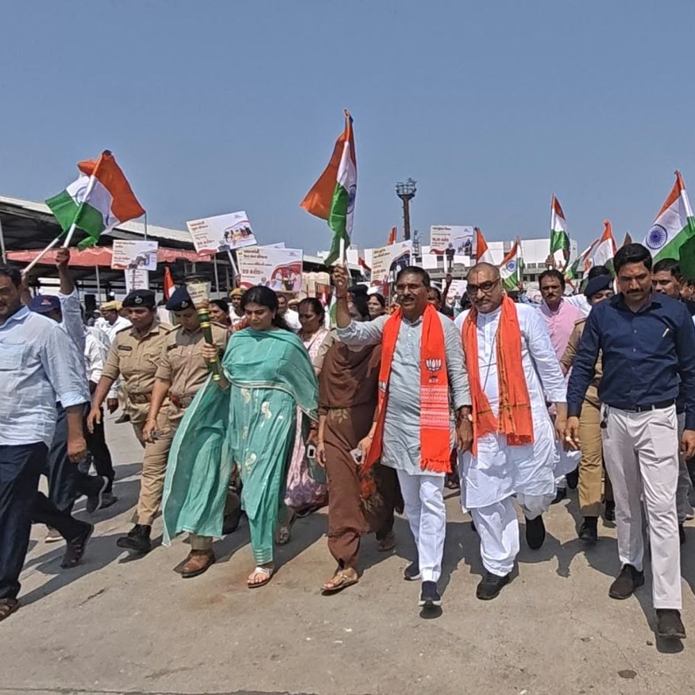 બોટાદમાં વિકાસ જ્યોત યાત્રા અને સભા યોજાઈ:વડાપ્રધાન મોદી વર્ચ્યુઅલી જોડાયા, વિકસિત ભારતનો સંકલ્પ લેવાયો