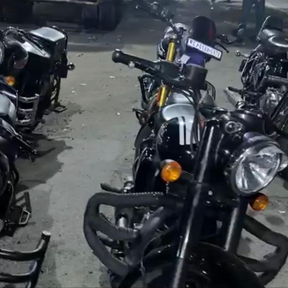 ધૂમ સ્ટાઇલમાં બાઈક દોડાવતા નબીરાઓ સામે તવાઈ:અડાજણમાં રાત્રિ પેટ્રોલિંગમાં સ્પીડના શોખીનો પકડાયા, 11 બાઈક-બુલેટ જપ્ત