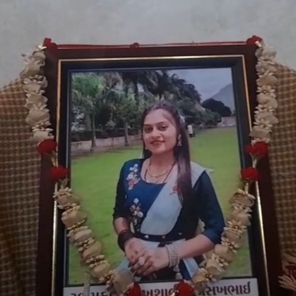 પરીક્ષામાં નિષ્ફળતા મળતા યુવતીએ કર્યો આપઘાત.:જુનાગઢના માંડણપરા ગામે બાયોલોજીનો અભ્યાસ કરતી વીસ વર્ષીય યુવતીએ એટીકેટી આવવાથી લાગી આવતા ઝેરી દવા પી જીવન ટૂંકાવ્યું.