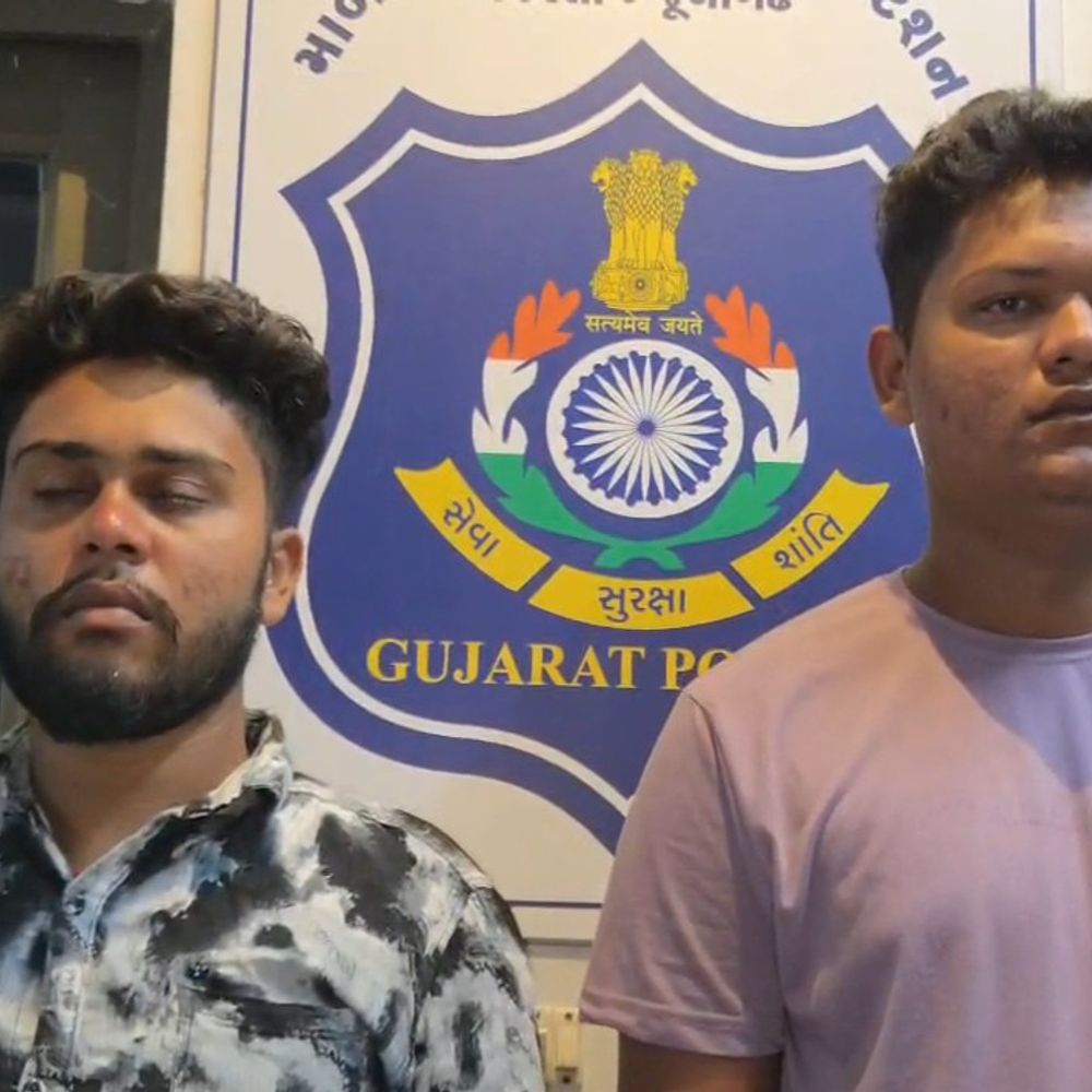 ભંડુરી ગામે દારૂના વિરોધમાં ફાયરિંગ કરનાર આરોપીઓની ધરપકડ.:દેશી દારૂના વેચાણનો વિરોધ કરવા બાબતે ફરિયાદીના ઘર પર ફાયરિંગ કરનાર બે આરોપીઓની પોલીસે ધરપકડ કરી,અન્ય આરોપીઓને પકડવા પોલીસે તપાસ હાથ ધરી