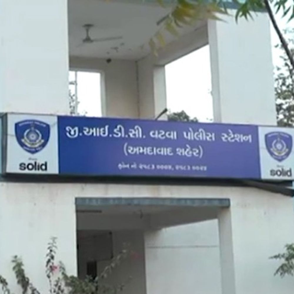 તસ્કરોએ હવે હદ વટાવી:વટવા GIDCમાં પરિવાર રાત્રે ઊંઘતો રહ્યો અને તસ્કરો બાંધેલા પશુઓ છોડીને લઈ ગયા