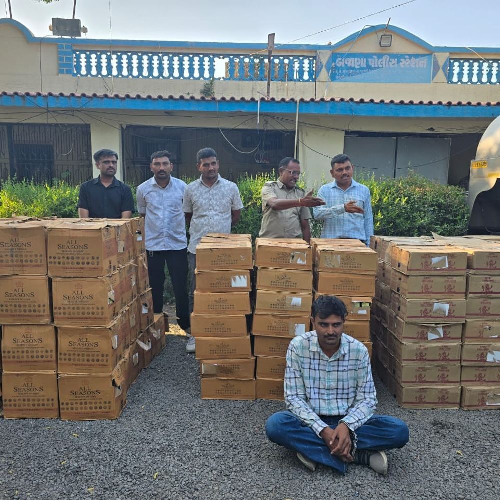 માલવણ હાઇવે પર દારૂ ભરેલું ટેન્કર પકડાયું:6816 બોટલ દારૂ અને ટેન્કર સહિત 31.35 લાખનો મુદ્દામાલ જપ્ત, એક આરોપી પકડાયો