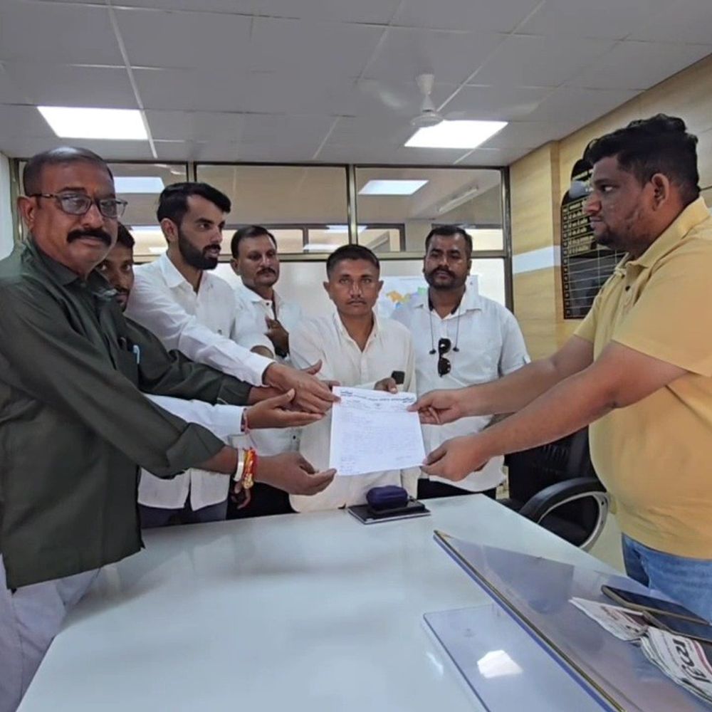 નસવાડીમાં ભૂંડના ત્રાસથી લોકો પરેશાન:ખેડૂતોના પાકને નુકસાન, મામલતદારને આવેદનપત્ર આપી ધરણાની ચીમકી