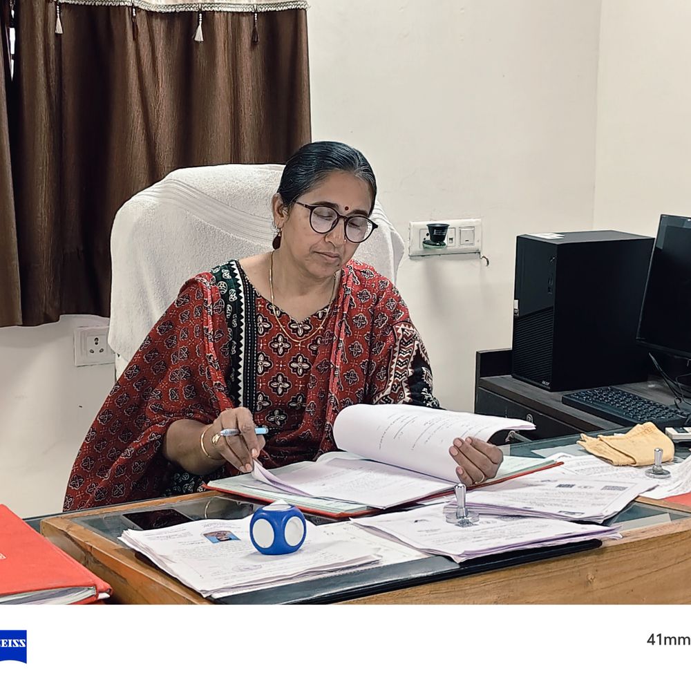 મહેસૂલી કર્મચારીઓની હડતાળ: બનાસકાંઠા અને વાવ-થરાદમાં વહીવટી કામકાજ ઠપ, 200 અરજદારોને મુશ્કેલી