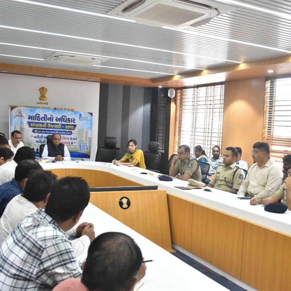 વલસાડમાં RTI સપ્તાહ અંતર્ગત રાજ્યનો પ્રથમ રિજનલ વર્કશોપ યોજાયો:કલમ-4 હેઠળ સરકારી માહિતી સ્વયં જાહેર કરવા કલેક્ટર નીતિન સાંગવાને ભાર મૂક્યો