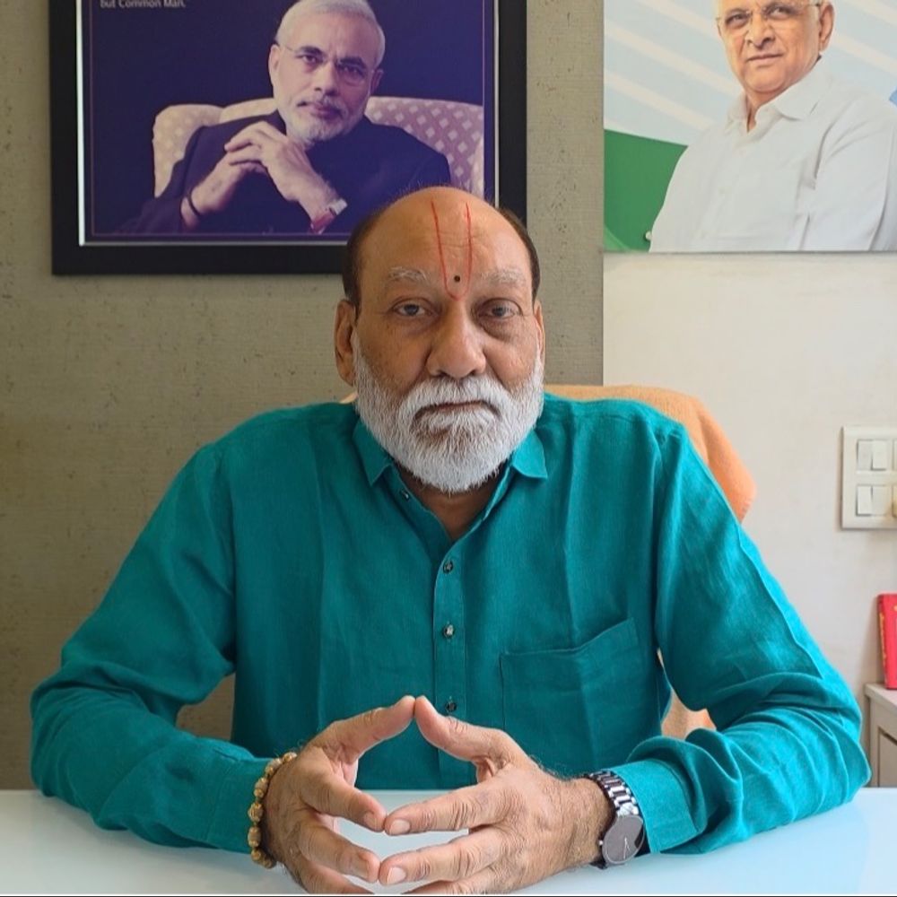 કુમાર કાનાણીના ઘરથી માત્ર 1 કિ.મી. દૂર હોટફિક્સના કચરામાં:'આ પ્રશ્ન કોણે ઊભો કર્યો અધિકારીઓના પાપે સુરત ગોબરું બન્યું', હોટફિક્સના કચરામાં આગ લાગતા MLAનો બળાપો
