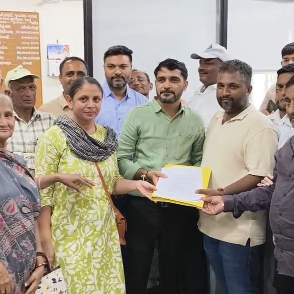 ઝાંઝરડામાં ટીપી સ્કીમ નંબર 7 નો રોષ:ચાર્જ અને જમીન કપાત સામે ખેડૂતોનું આવેદનપત્ર,રહીશો એ કહ્યું ન્યાય નહીં આપવામાં આવે તો આજ પછી અમે ભાજપનો બહિષ્કાર કરશુ.