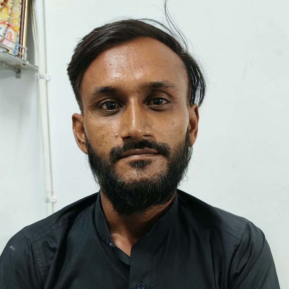 'સેમેસ્ટરમાં CGPA વધારી દઈશ':વડોદરામાં વિદ્યાર્થિની પાસે શરીરસુખની માંગણી કરતો ભેજાબાજ ઝડપાયો, એક્ઝામ વિભાગના નામે જાળ બિછાવી