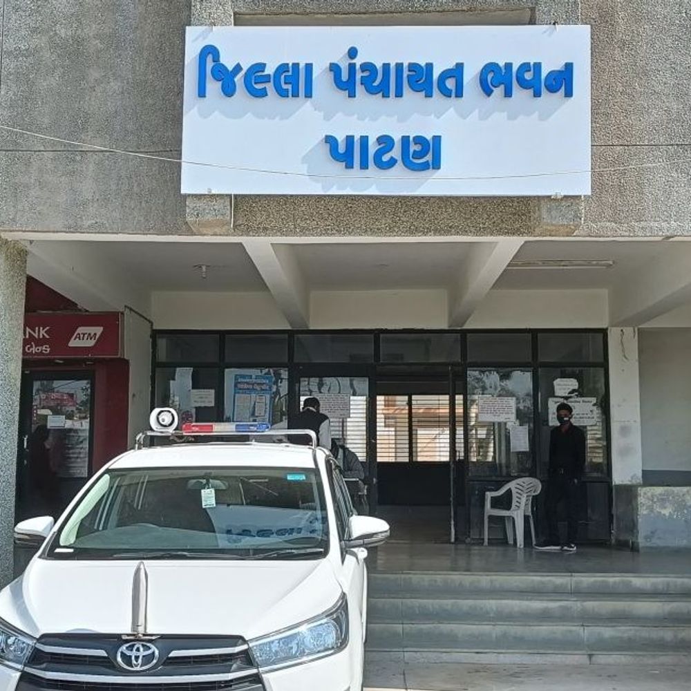 પાટણ પંચાયતોમાં કર્મચારીઓની ઘટથી સરકારી યોજનાઓ ખોરંભાઈ:623 મંજૂર મહેકમ સામે 211 જગ્યા ખાલી, જુનિયર ક્લાર્કની 151માંથી 120 જગ્યા ખાલી