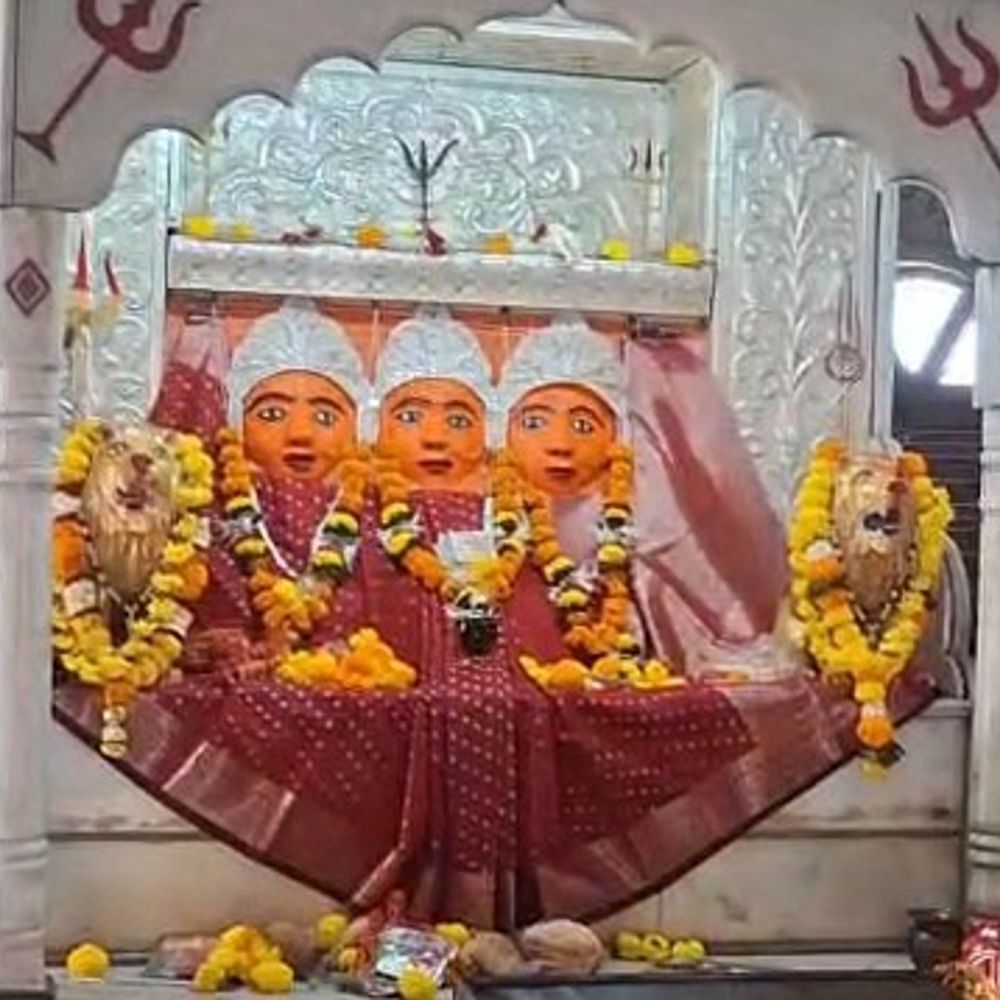 વલસાડના પારનેરા ડુંગર પર આસો નવરાત્રિની તૈયારીઓ પૂર્ણ: સાતમ-આઠમે ભક્તો માટે વિશેષ સુવિધાઓ