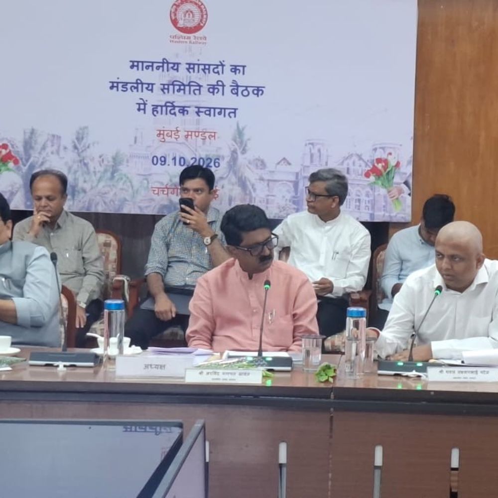 વલસાડના રેલવે પ્રશ્નો અંગે સાંસદ ધવલ પટેલની રજૂઆત:સુરત-વલસાડ વચ્ચે નવી રાત્રિ ટ્રેન શરૂ કરવા; વલસાડ સ્ટેશને શતાબ્દી અને વંદે ભારતને સ્ટોપેજ આપવા અપીલ