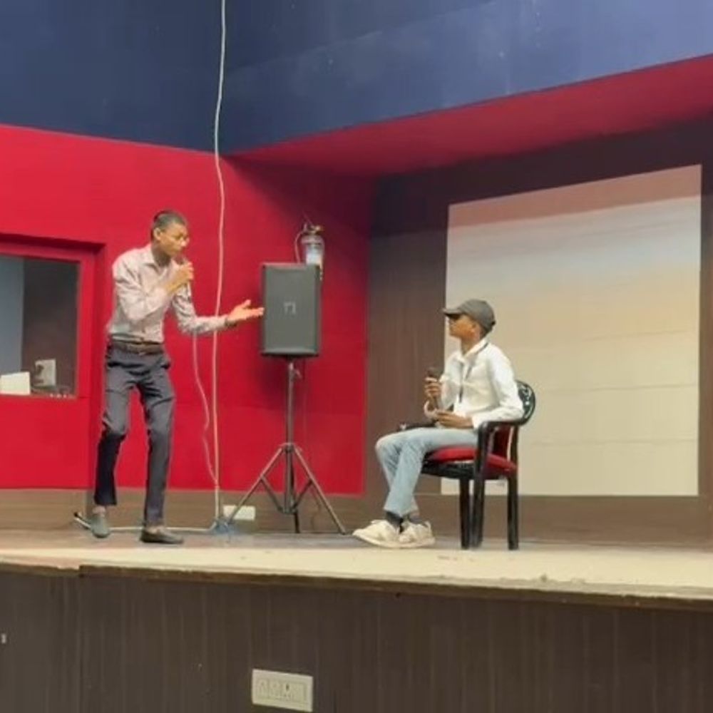 બોટાદમાં 'સેવા સંકલ્પ અભિયાન' હેઠળ જાગૃતિ કાર્યક્રમ યોજાયો:વિદ્યાર્થીઓએ નાટક દ્વારા ડ્રગ્સ, સાયબર ક્રાઈમ અને ટ્રાફિક નિયમો અંગે માર્ગદર્શન અપાયું