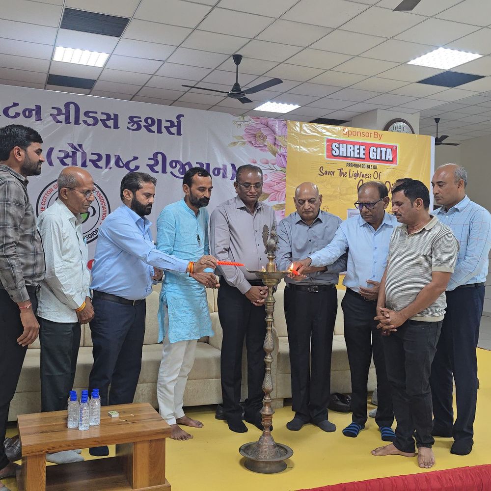 સૌરાષ્ટ્ર ઓઈલ મિલ એસોસિએશનના પ્રમુખ તરીકે નવનિતભાઈ કુંડારિયાની વરણી:લજાઈમાં યોજાયેલી બેઠકમાં હિતેશભાઈ ભીમાણી ઉપપ્રમુખ બન્યા, મોરબી જિલ્લાના હોદ્દેદારો પણ નિમાયા