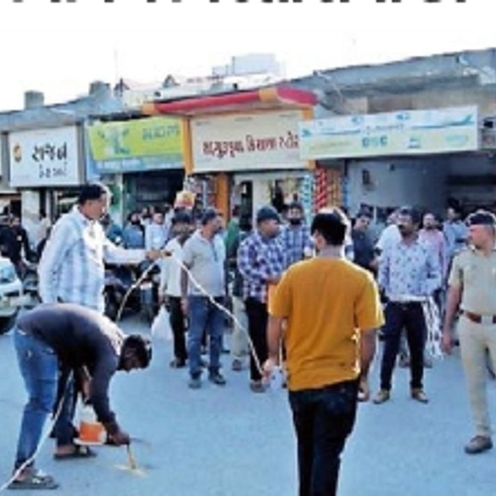 રાપર નગરપાલિકા દ્વારા પાર્કિંગ અને દબાણ દૂર કરવા ડિમાર્કેશન ઝુંબેશ હાથ ધરાઈ