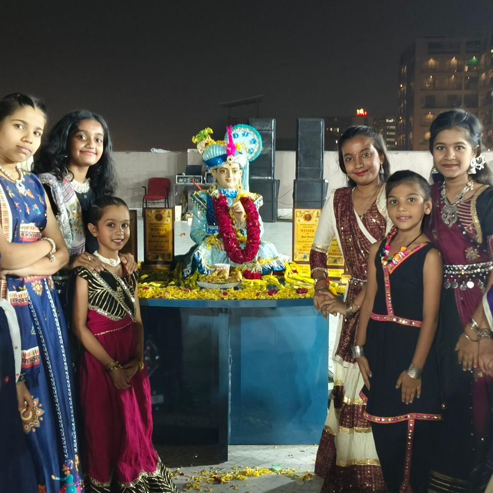 દેવમ પાઠશાલામાં રાસ-ગરબા મહોત્સવ યોજાયો:હંસપુરામાં 500થી વધુ વિદ્યાર્થીઓએ ભાગ લીધો, વિજેતાઓને ઇનામ મળ્યા