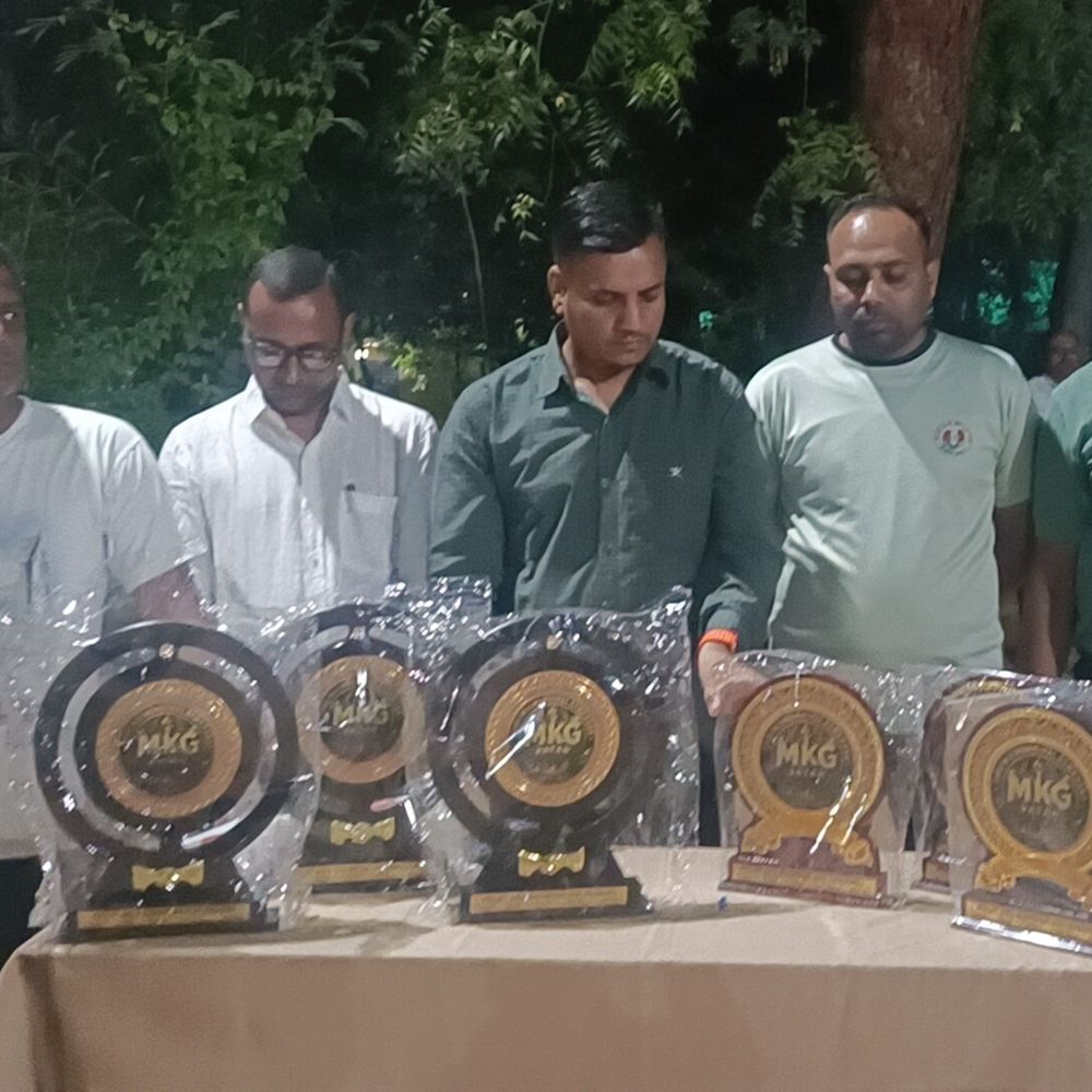 પાટણના એમ.કે. જીમખાનામાં નાઈટ વોલીબોલ ટૂર્નામેન્ટ શરૂ:બે દિવસીય કાર્યક્રમમાં 15 થી વધુ ટીમો ભાગ લેશે, મહિલા ખેલાડીઓમાં પણ ઉત્સાહ