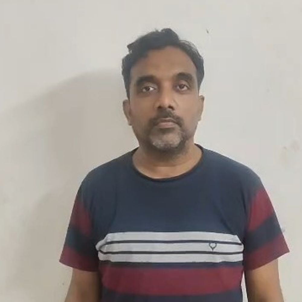 નાહુલી લૂંટ કેસનો વોન્ટેડ આરોપી મહારાષ્ટ્રથી ઝડપાયો:વલસાડના ઉમરગામમાં ક્રાઇમ બ્રાન્ચના નામે ધાડ પાડનાર ફેન્ટમ ગેંગનો ઉમર શેખ 8 વર્ષે પકડાયો