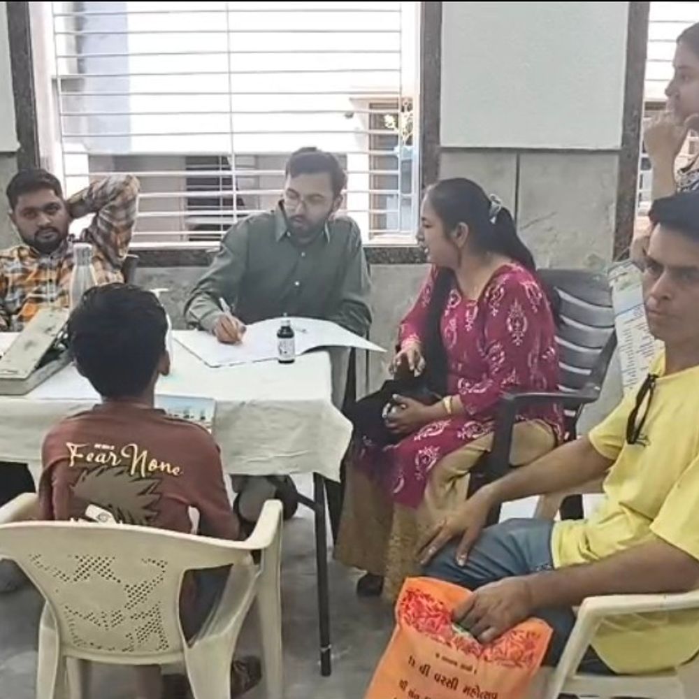 ગોધરાના ચિઠ્ઠીયાવાડમાં નિઃશુલ્ક સર્વરોગ નિદાન કેમ્પ યોજાયો:શ્રી ઝુલેલાલ મંદિરે 250થી વધુ લોકોએ લીધો લાભ