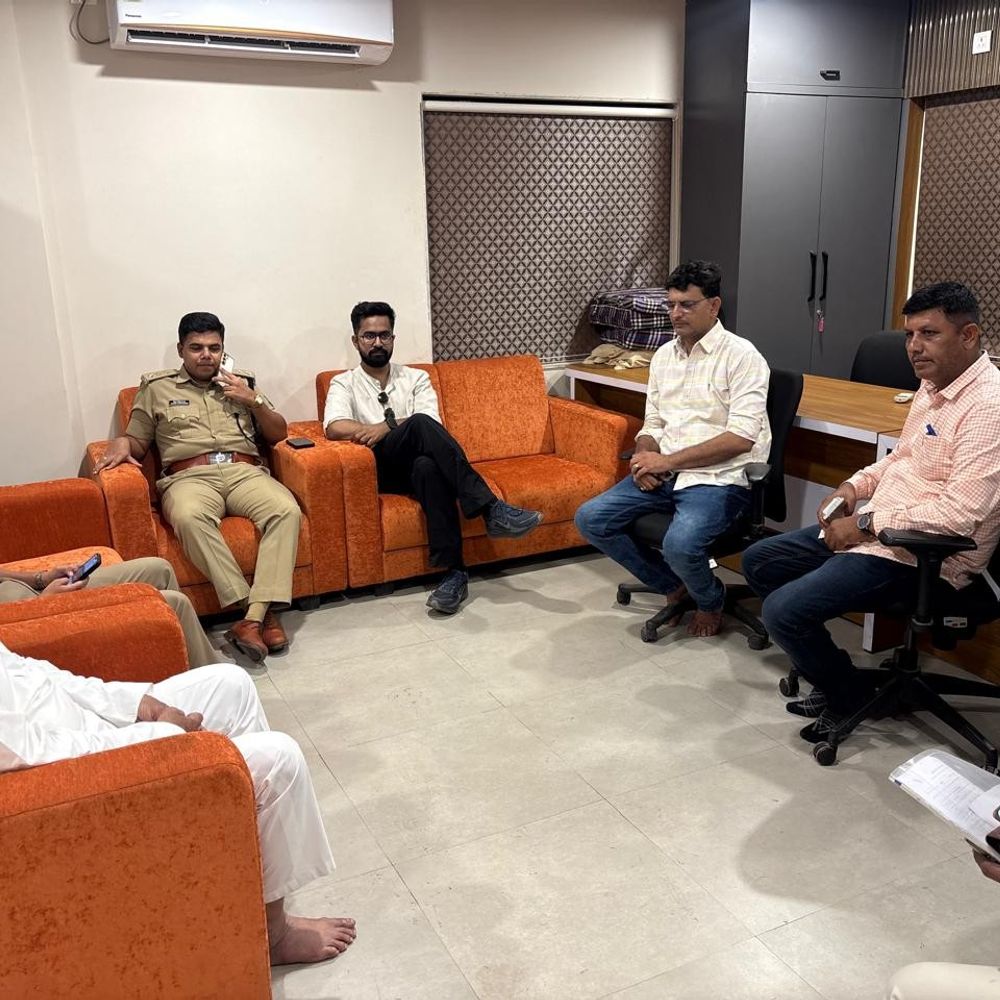 માતાના મઢમાં નવરાત્રિ પહેલા અધિકારીઓએ વ્યવસ્થા તપાસી:મા આશાપુરાના દર્શને આવતા ભક્તોને મુશ્કેલી ન પડે તે માટે તૈયારીઓનું નિરીક્ષણ કર્યું