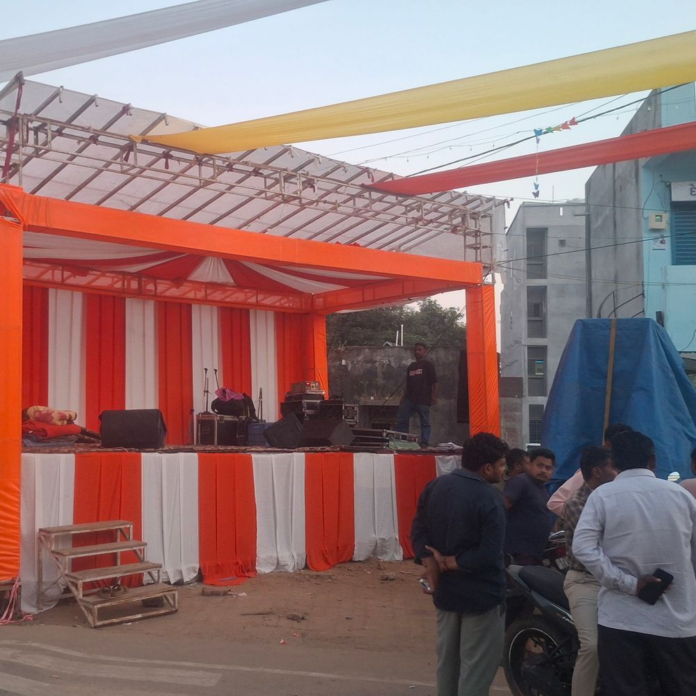 કદવાલ ગામે નવરાત્રીના પ્રથમ દિવસ માટે માંડવડી શણગારાઈ:આગેવાનો, વેપારીઓ અને યુવાનોએ મળીને દસ દિવસના ઉત્સવનું આયોજન કર્યું