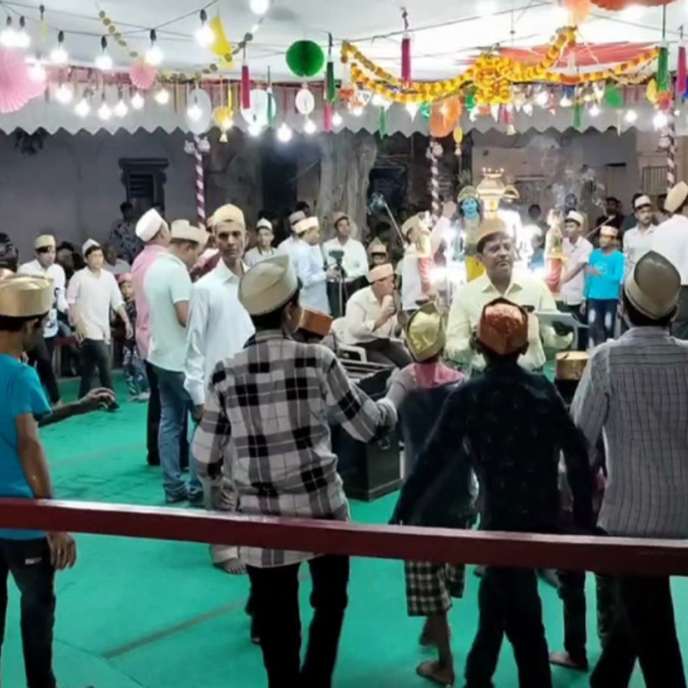 પોરબંદરમાં 102 વર્ષથી DJ કે લાઉડસ્પીકર વગર યોજાય છે ધ્વનિ પ્રદૂષણમુક્ત પરંપરાગત ગરબી