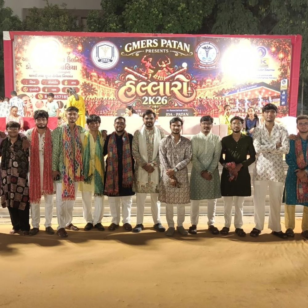 ધારપુર મેડિકલ કોલેજમાં નવરાત્રી શરૂ:HMSA અને JDA દ્વારા 1200થી વધુ વિદ્યાર્થીઓ ગરબે ઘુમ્યા