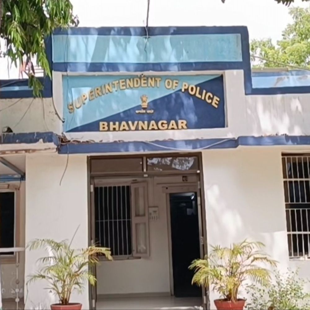નવરાત્રિ બંદોબસ્તમાં બેદરકારી ભારે પડી:ભાવનગરમાં ગરબા ગ્રાઉન્ડ પરથી ગાયબ રહેલા હેડ કોન્સ્ટેબલ સહિત 4 હોમગાર્ડ સસ્પેન્ડ, SPની લાલ આંખ