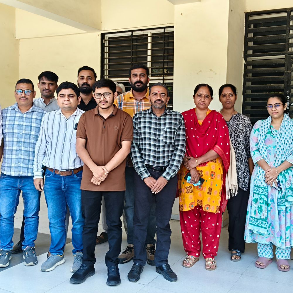 ગુજરાતમાં નોંધણી કચેરીના 600 કર્મીઓ લડતના માર્ગે:બિનજરૂરી સરકારી પરિપત્રો દૂર કરવા, ગરવી 2.0 પોર્ટલમાં રહેલી ક્ષતિઓ સુધારવી, ચાર્જશીટ, બદલીના પ્રશ્ને આંદોલનના મંડાણ