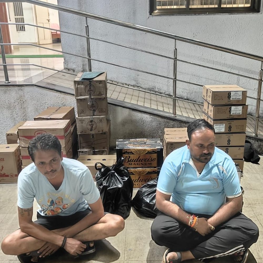 નવસારીના અડાદા ગામે SMCનો દરોડો:દારૂના કટિંગનું નેટવર્ક ઝડપાયું, 12.75 લાખનો મુદ્દામાલ જપ્ત; 2ની ધરપકડ અને દમણના 5 સપ્લાયર વોન્ટેડ