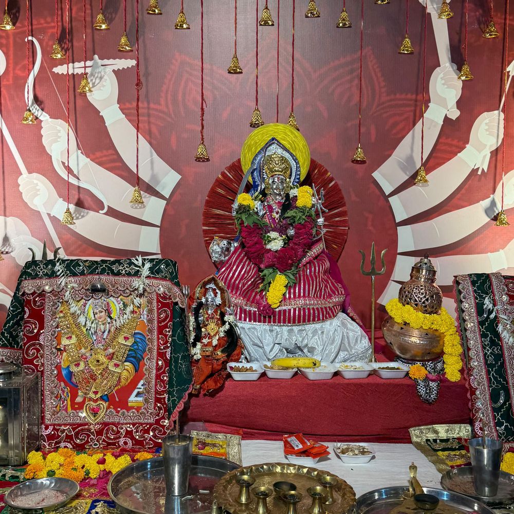 પાટણમાં નવરાત્રિનો પ્રારંભ, ઘટસ્થાપના સાથે ગરબા શરૂ:પરંપરાગત વસ્ત્રોમાં સજ્જ ખેલૈયાઓ ગુર્જરવાડા સહિત અનેક જગ્યાએ ગરબે ઘૂમ્યા