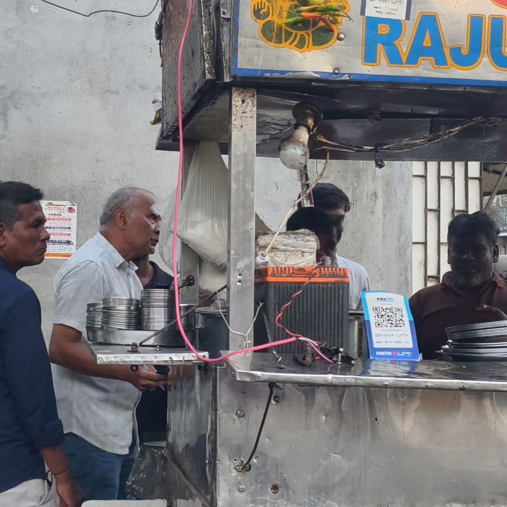 પોરબંદરમાં ફૂડ વિભાગે ત્રણ સ્થળોએ દંડ ફટકાર્યો:નવયુગ સ્કૂલ પાસે ચાઈનીઝ, ગાંઠિયા અને સાઉથ ઇન્ડિયન રેકડી પર કાર્યવાહી