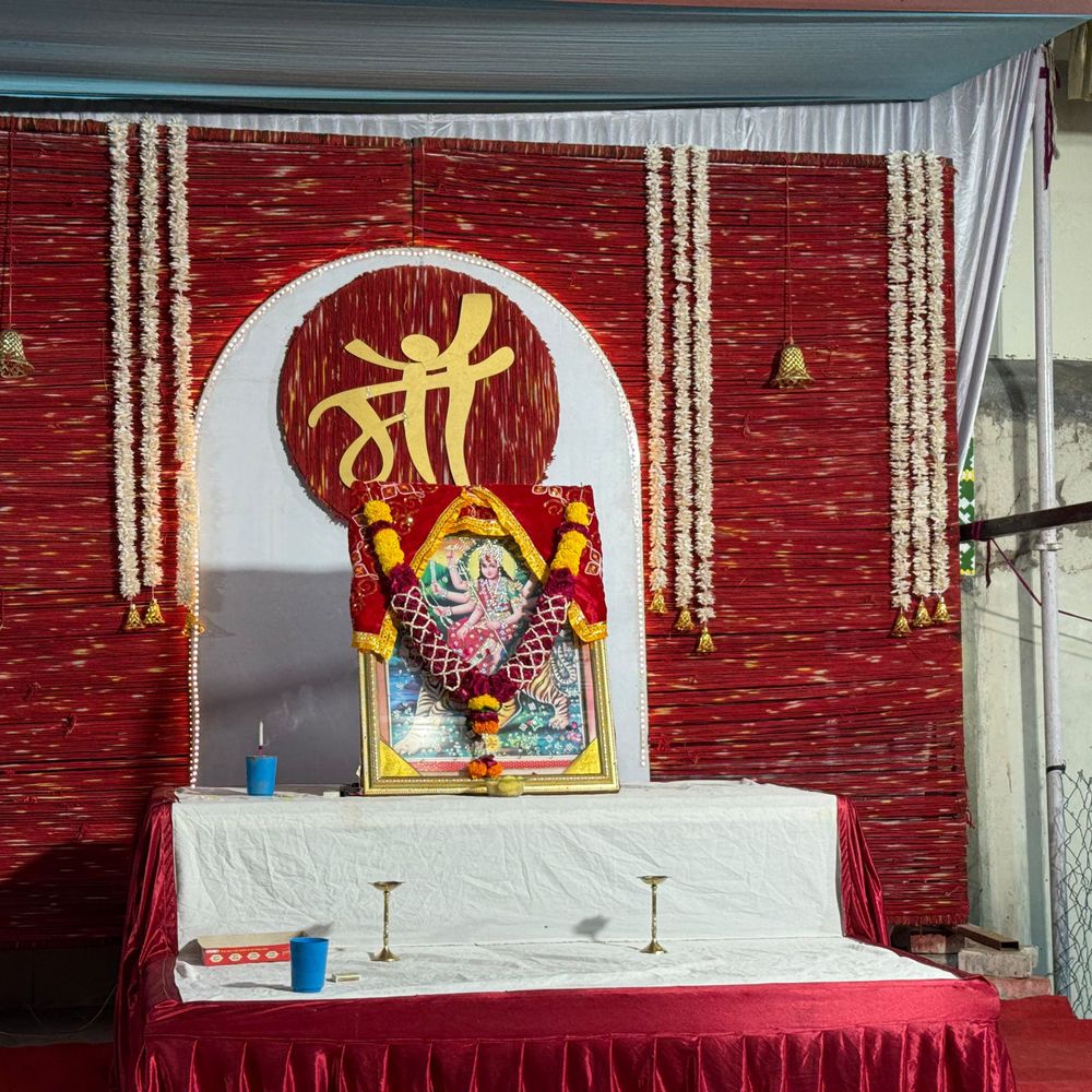 પાટણમાં નવરાત્રિનો પ્રારંભ, ખેલૈયાઓ ગરબે ઘૂમ્યા:પ્રથમ નોરતે ઘટસ્થાપના અને આરતી બાદ મલ્હાર સોસાયટી સહિત અનેક વિસ્તારોમાં રમઝટ
