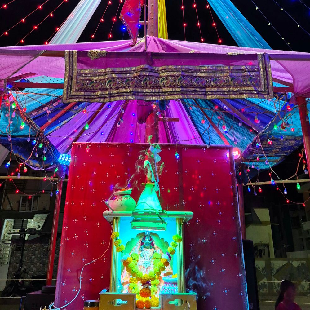 મારી સોસાયટી મારી નવરાત્રિ:શક્તિ નગર 2 માં પ્રથમ નોરતે બટુક-કુમારિકાનું પૂજન કરાયું, 10 વર્ષ સુધીના બાળકોને લાણી અપાઈ, ગણપતિ ગીત પર કૃતિ અને રાસ-ગરબા યોજાયા