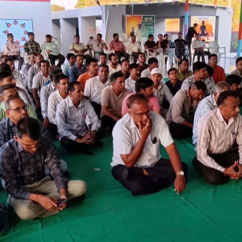 હળવદમાં સંત રવિદાસ મહારાજની 650મી જન્મજયંતિ નિમિત્તે વ્યાખ્યાન માળા:: મોરબીના શૈક્ષિક મહાસંઘ દ્વારા શાળા નંબર 4 ખાતે આયોજન કરાયું, નિલેશભાઈ પટેલે વક્તવ્ય આપ્યું