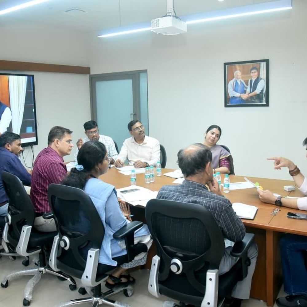 નવરાત્રિમાં ભેળસેળ રોકવા ફૂડ સેફ્ટી વાન દોડશે:1407 હોસ્ટેલ-કેન્ટીનની તપાસમાં 328ને નોટિસ, ગુજરાતમાં શુદ્ધ ખોરાક માટે આરોગ્ય વિભાગની કવાયત
