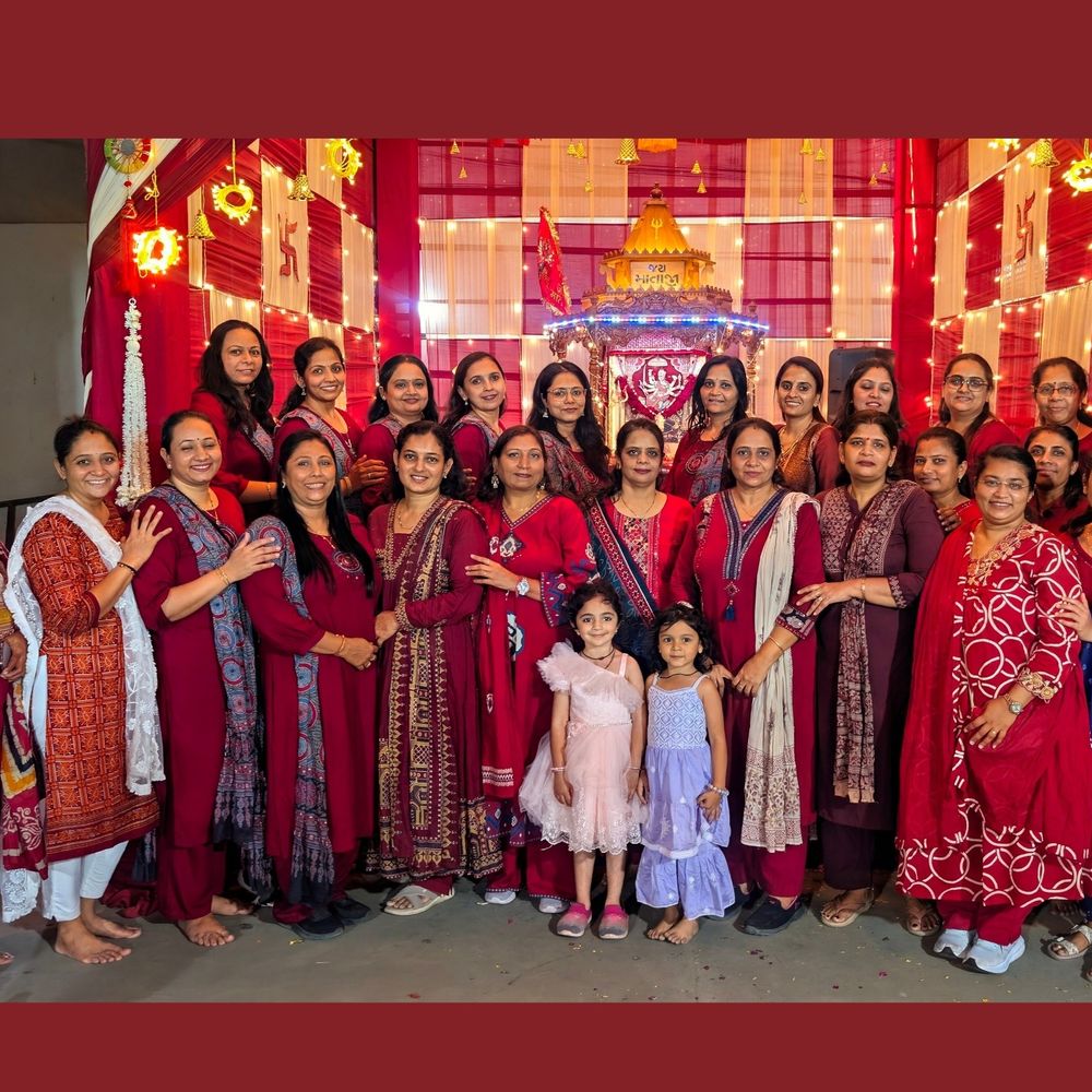 મારી સોસાયટી મારી નવરાત્રિ:નવા નરોડામાં શ્યામ અવિરાહી ખાતે નવરાત્રી મહોત્સવની ઉજવણી, ગરબાની રમઝટ સાથે ભક્તિ, શક્તિ અને ઉર્જાનો અનોખો સંગમ જોવા મળ્યો.