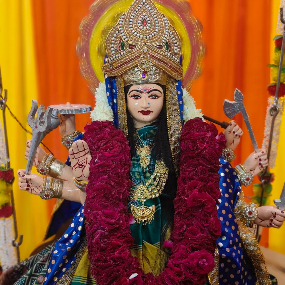 મારી સોસાયટી મારી નવરાત્રિ:ઘાટલોડિયાની જયભાનું સોસાયટીમાં નોરતાની ધૂમ, સભ્યોએ સમયસર હાજરી આપી માતાજીની આરતી કરી, બાળકો પણ ઉત્સાહભેર જોડાયા