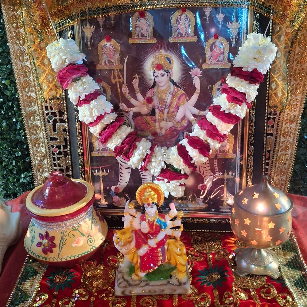 મારી સોસાયટી મારી નવરાત્રિ:વૈભવ લક્ષ્મી રો હાઉસમાં બીજા નોરતે માતાજીની આરતી, ગરબા, પાલ ખાતે સોસાયટીના સભ્યો, મહિલા અને બાળકોએ ભક્તિભાવથી ઉજવણી કરી