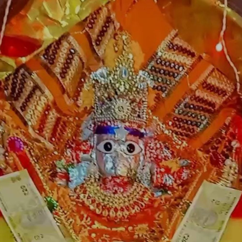 મારી સોસાયટી મારી નવરાત્રિ:આકૃતિ ટાઉનશીપમાં રાત્રે ગરબાનો રંગ જામ્યો, નારોલ, અમદાવાદમાં મોડી રાત સુધી ખેલૈયાઓએ મન મૂકીને ગરબા કર્યા, પછી નાસ્તો પણ કર્યો