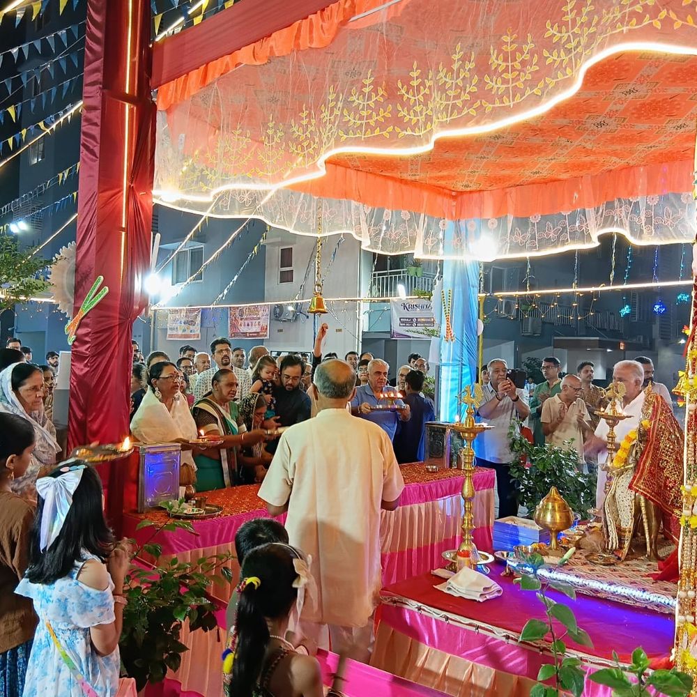 મારી સોસાયટી મારી નવરાત્રિ:ઓર્ચાર્ડ સોસાયટીમાં નવરાત્રીના બીજા દિવસે ગરબાનું આયોજન, ગોદરેજ ગાર્ડન સિટીના રહેવાસીઓ અને બાળકોએ મન મૂકીને રાસ-ગરબાનો આનંદ માણ્યો