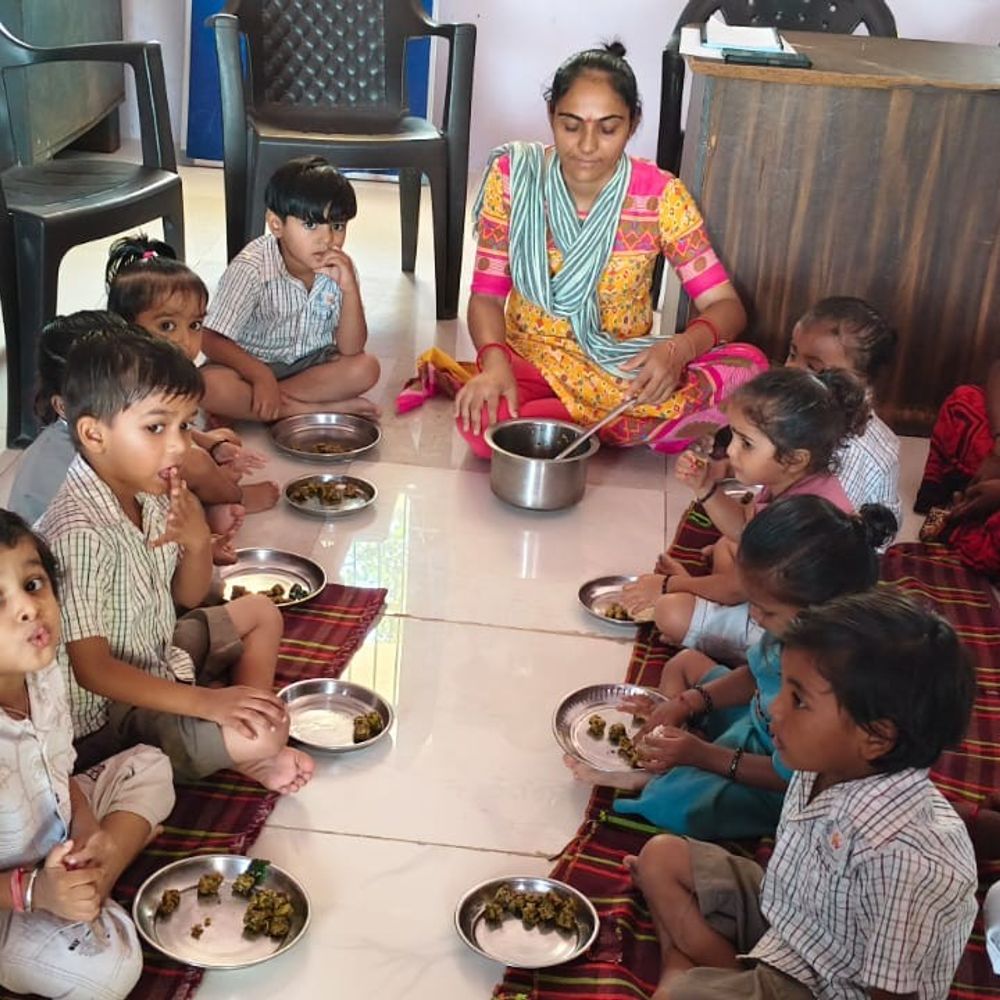 આંગણવાડીના બાળકોના ભોજનનો દર 67 ટકા વધ્યો:રોજ પ્રતિ બાળક ₹8.50 ખર્ચાશે, 16.17 લાખ બાળકોને વધુ પૌષ્ટિક ભોજન મળશે; મેનુમાં મગ-ચણા, દાળ, લીલાં શાકભાજી-ફળો