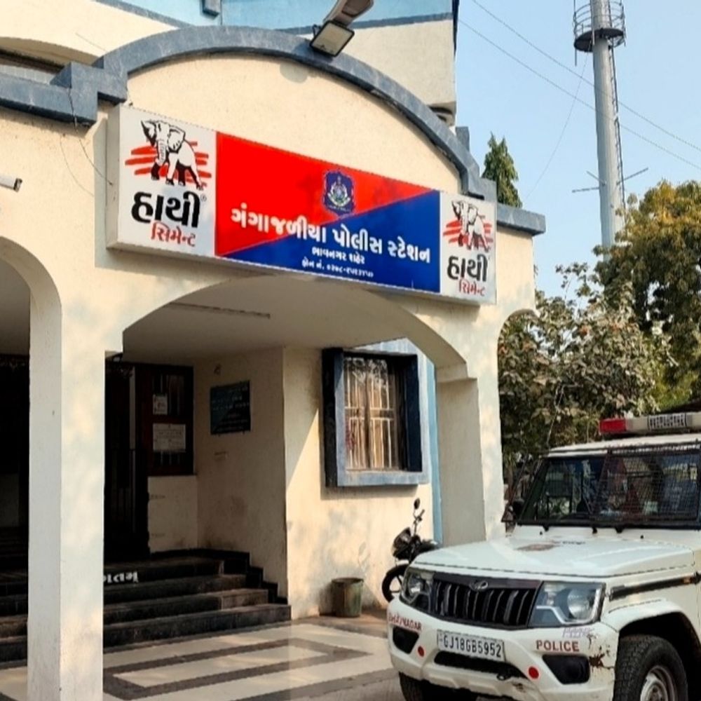 ભાવનગરના મામા કોઠા રોડ પર મકાનમાંથી ચોરી:લાકડાના કબાટમાંથી ₹7.25 લાખના ઘરેણાં ચોરીને રફુચક્કર; ગંગાજળિયા પોલીસે ગુનો નોંધ્યો