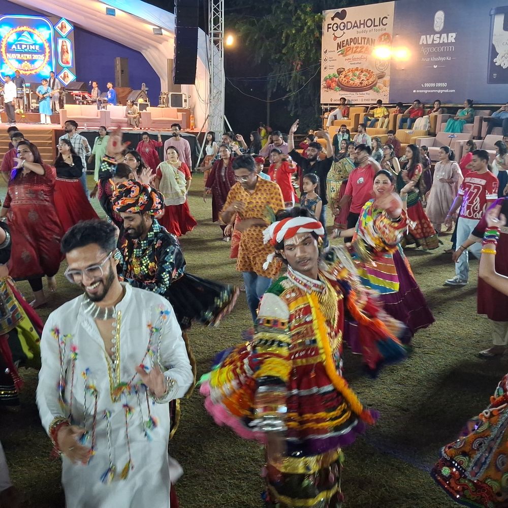 વલસાડમાં નવરાત્રી દરમિયાન મહિલાઓની સુરક્ષા માટે 'શી ટીમ' એક્શનમાં:ગરબા ગ્રાઉન્ડ્સ પર કડક ચેકિંગ, રોમિયોગીરી કરનારાઓ સામે કડક કાર્યવાહીની ચેતવણી
