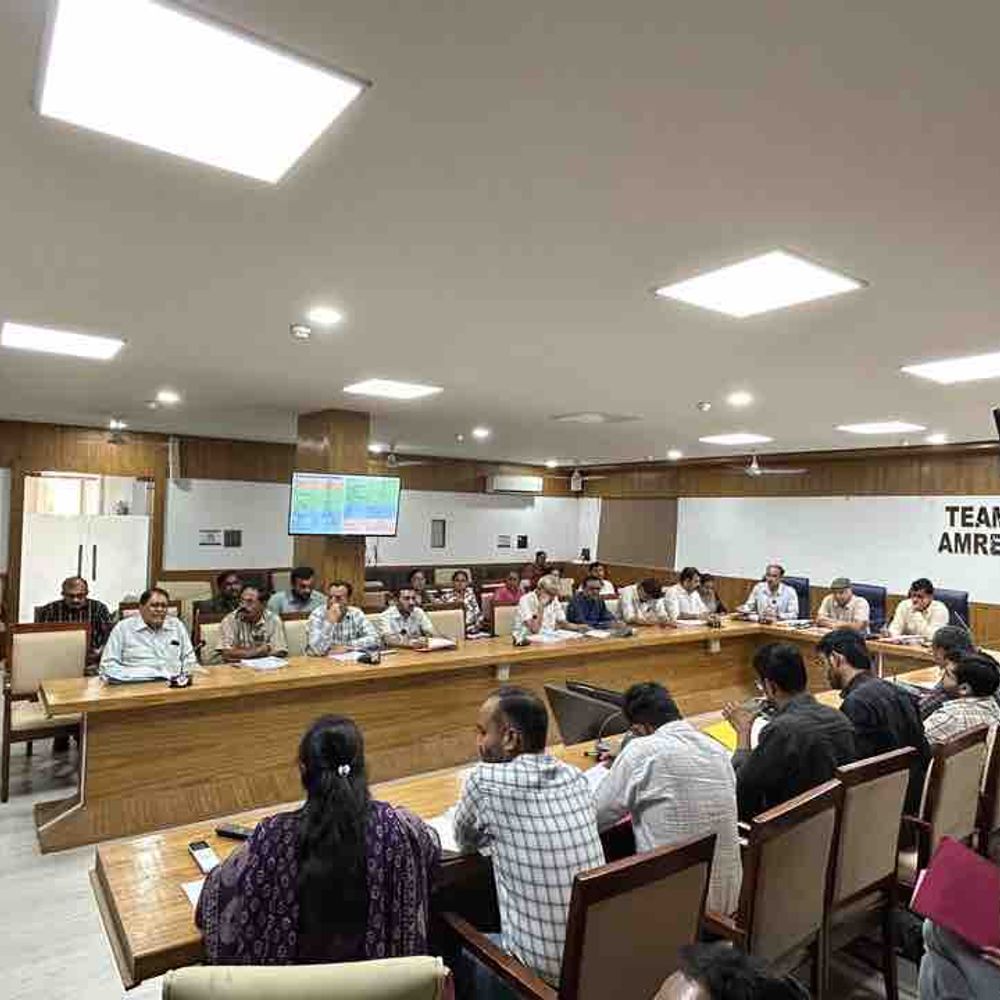અમરેલી કલેક્ટરની અધ્યક્ષતામાં આરોગ્ય સમિતિઓની બેઠક:રસીકરણ, રોગચાળા નિયંત્રણ અને તમાકુ નિયંત્રણ પર ચર્ચા, 990 કેસ નોંધાયા