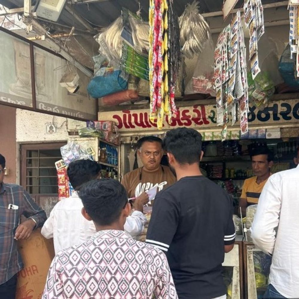 પ્રતિબંધિત પ્લાસ્ટિક અને જાહેરમાં ગંદકી કરનારાઓ સામે લાલ આંખ:પ્લાસ્ટિક ડ્રાઈવ અંતર્ગત 63 આસામીઓ પાસેથી 70 કિલો પ્લાસ્ટિક જપ્ત કરાયું, 50 હજારથી વધુનો દંડ વસુલ્યો
