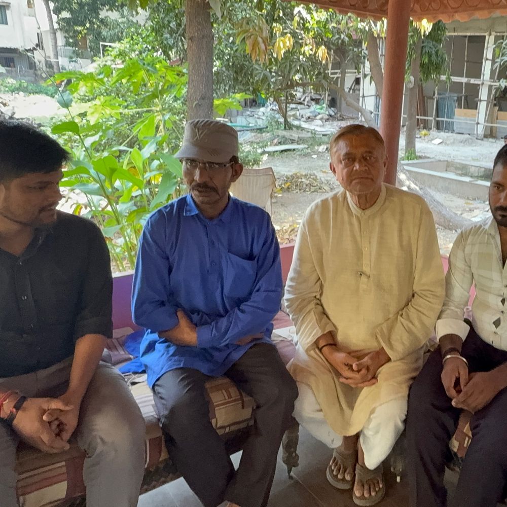 કલેક્ટર કચેરી ખાતે 10 હજાર કારીગરો કરશે મહાસત્યાગ્રહ:શ્રમિક આંદોલનના મંડાણ, 3 યુનિયને હાથ મિલાવ્યા, 'સંડેની રજા માંગી તો કામ છૂટ્યું, વીડિયો વાયરલ કરી બ્લેકલિસ્ટ કર્યા'